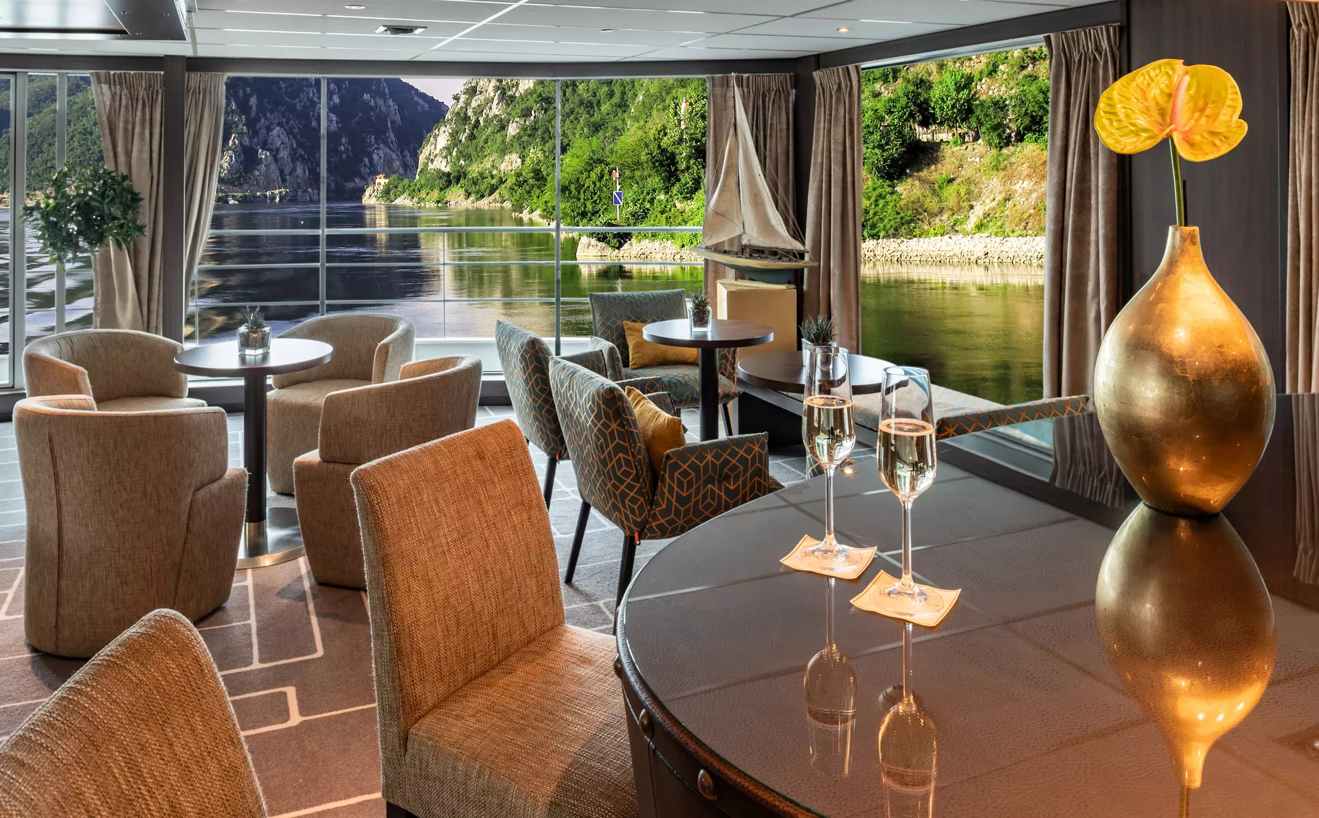 Amadeus River Cruises, MS Amadeus Brilliant Amadeus Club.png
